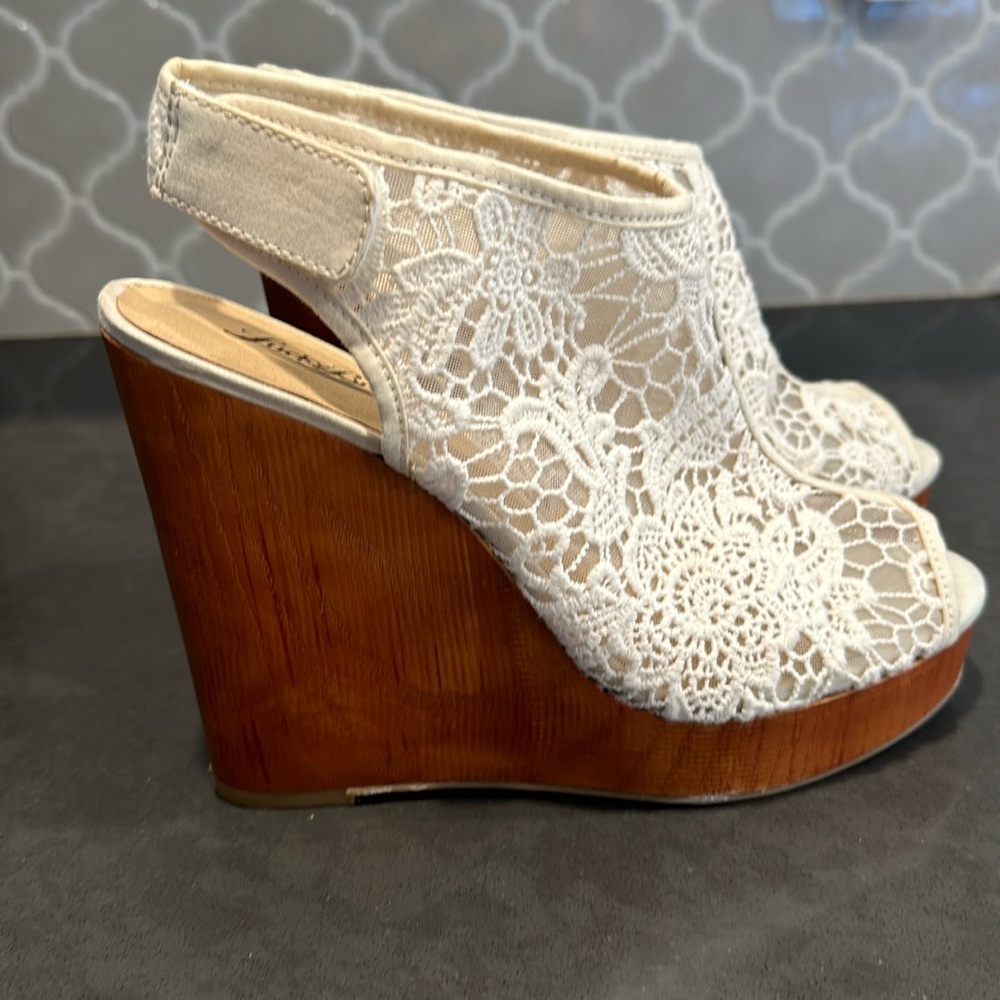 Lucky brand, white, and brown wedges